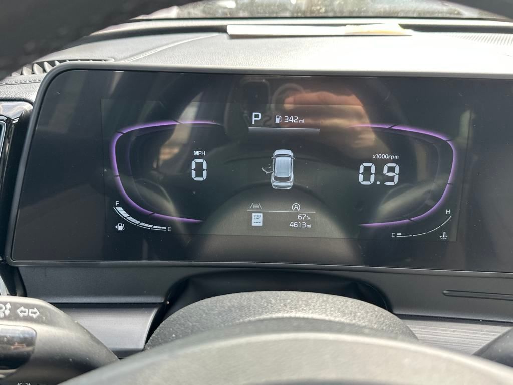 Vehicle image 16 of 21