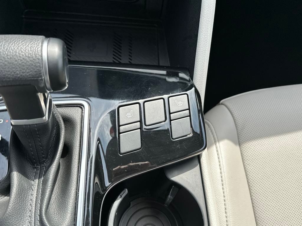 Vehicle image 20 of 21