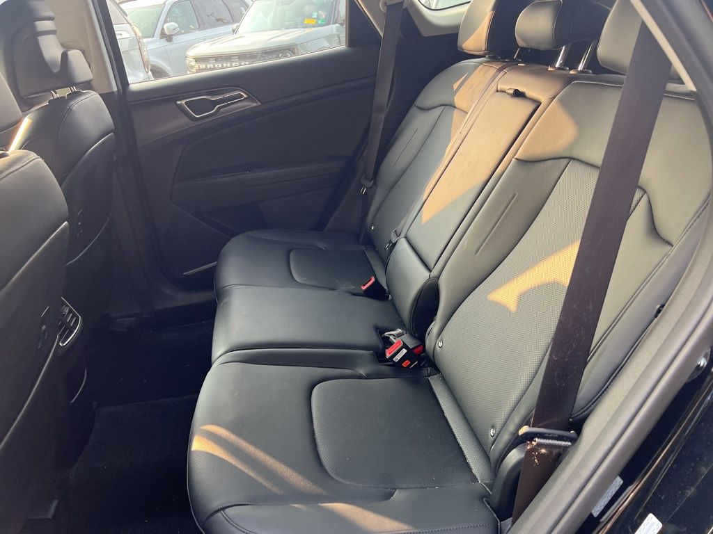 Vehicle image 19 of 20