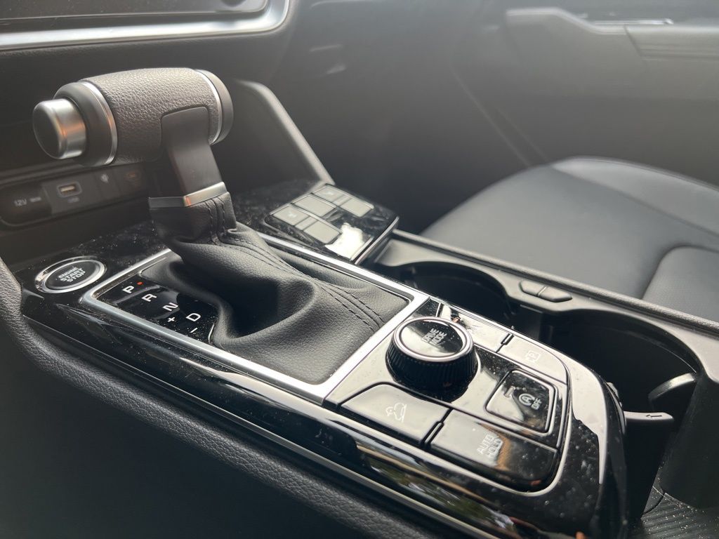 Vehicle image 17 of 20