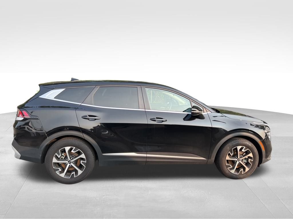 Vehicle image 4 of 20
