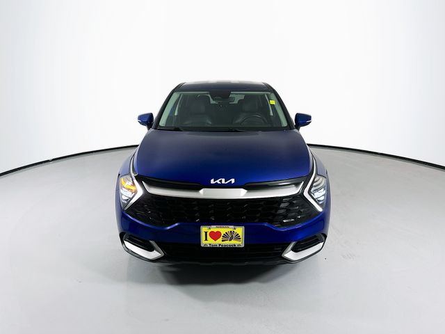 2024 Kia Sportage EX Image 2 of 28
