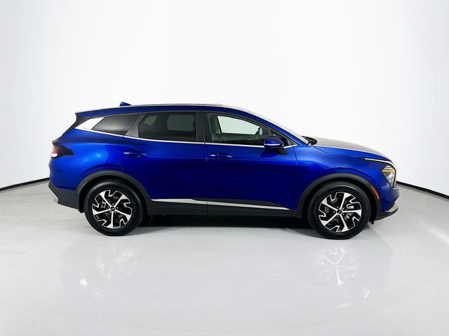 2024 Kia Sportage EX Image 3 of 28