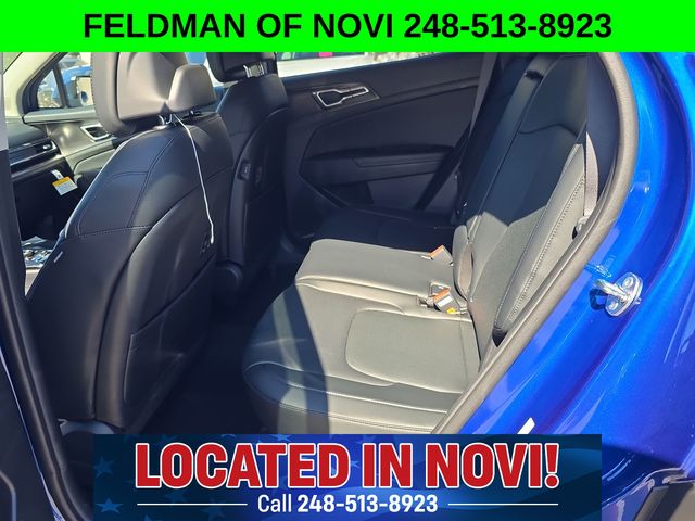 Vehicle image 12 of 28