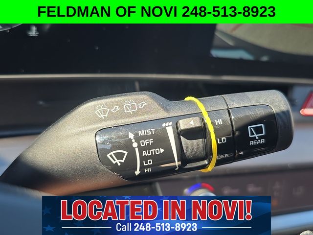 Vehicle image 26 of 28