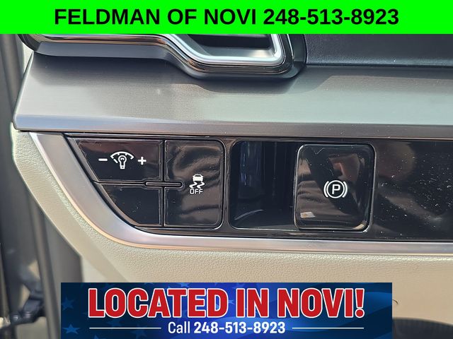 Vehicle image 15 of 28