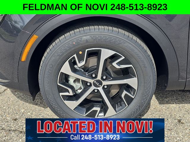 Vehicle image 9 of 28