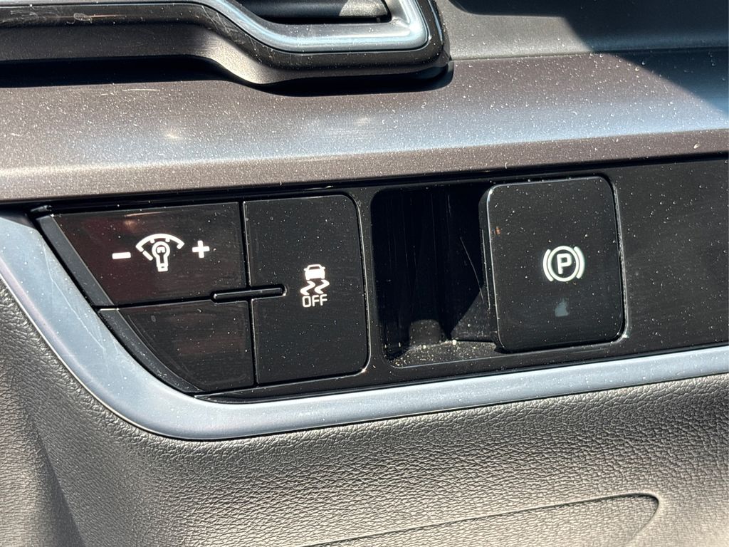 Vehicle image 37 of 49