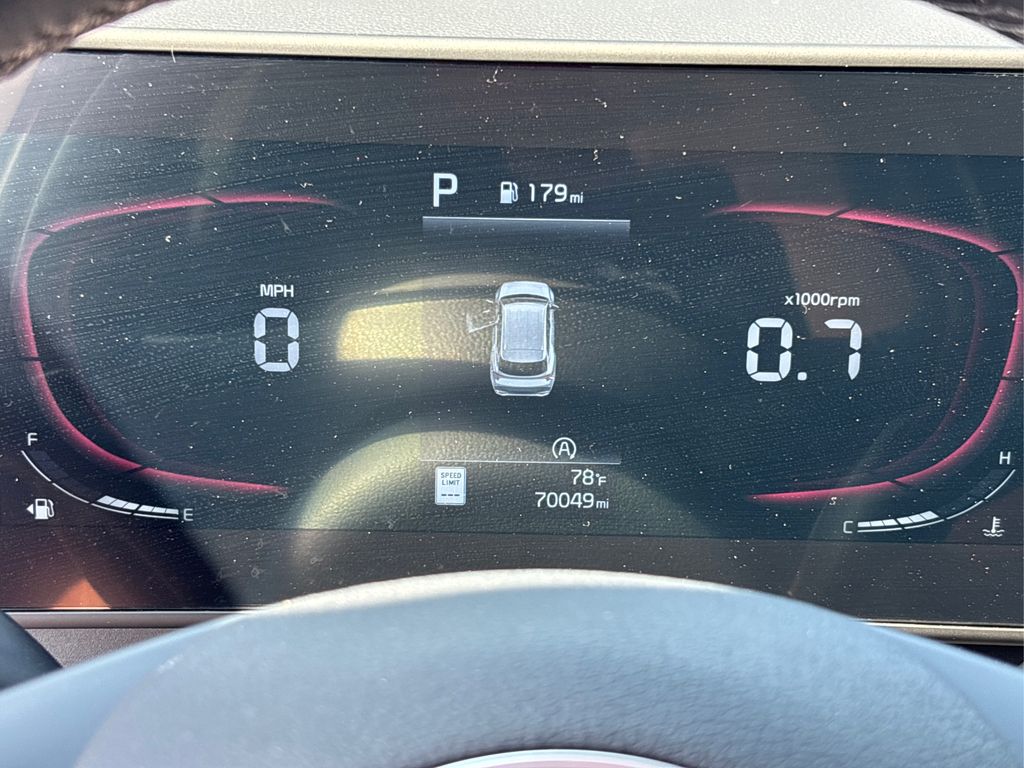 Vehicle image 21 of 49