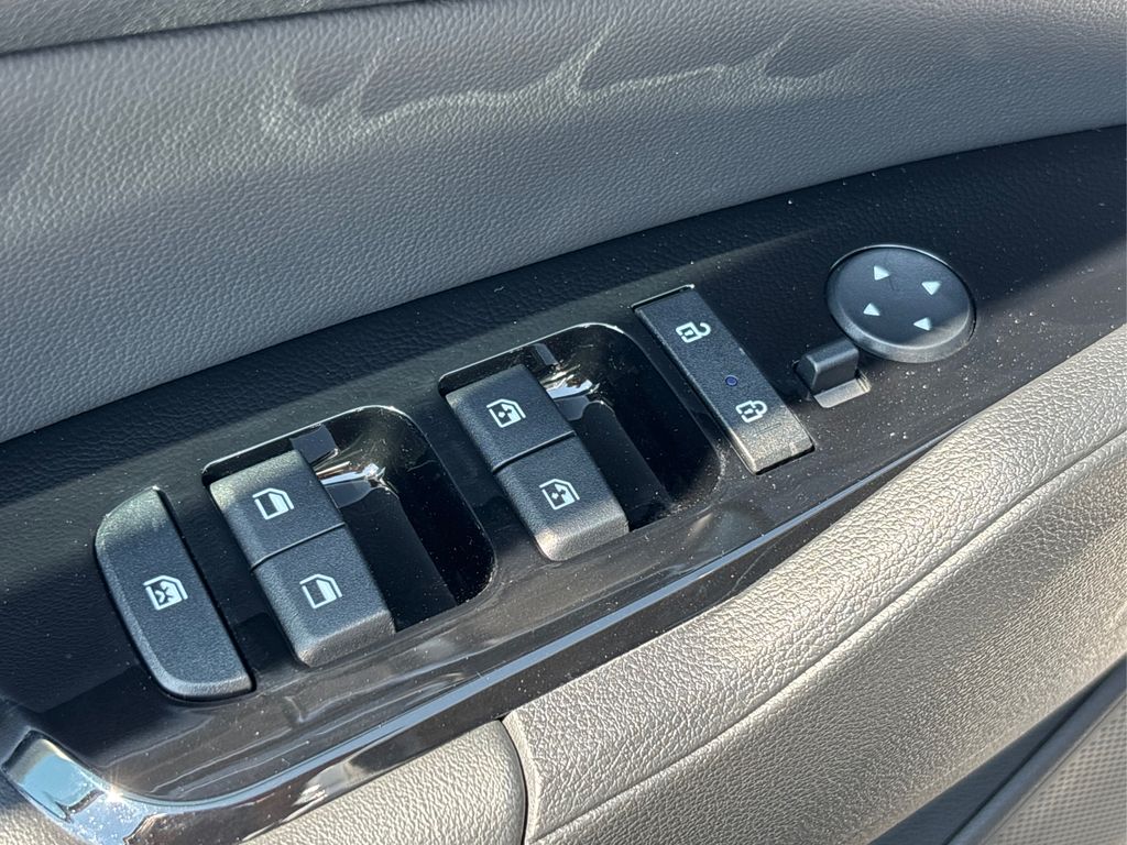 Vehicle image 34 of 49