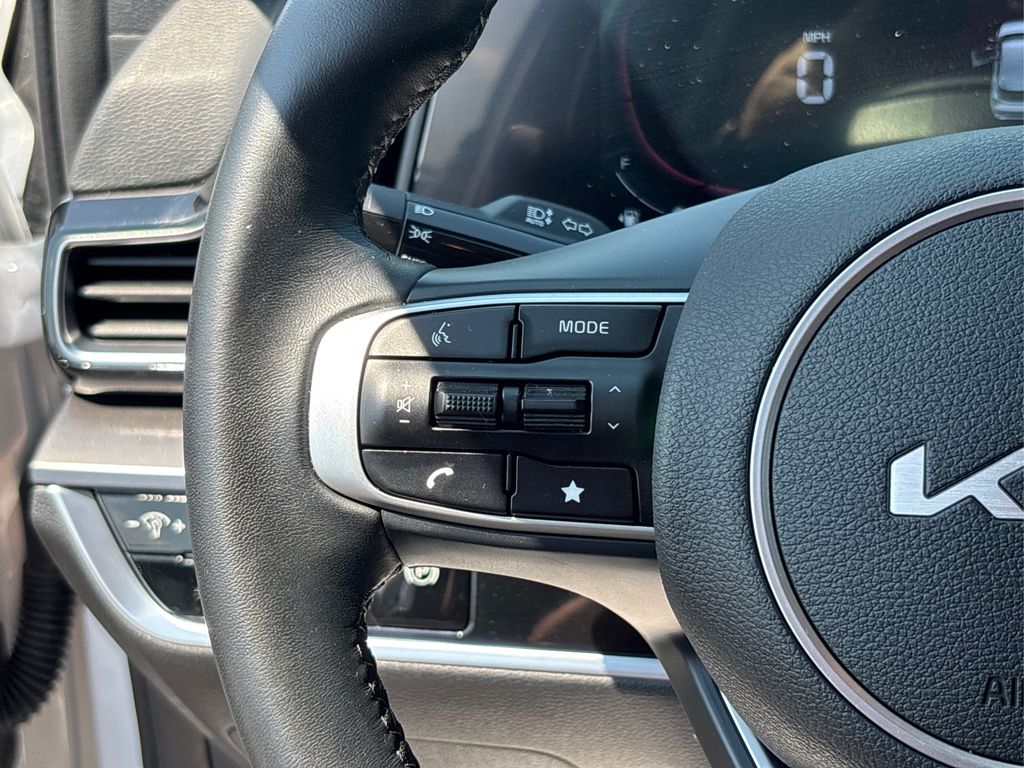 Vehicle image 36 of 49