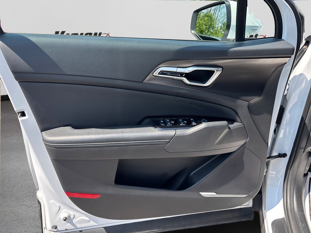 Vehicle image 22 of 49