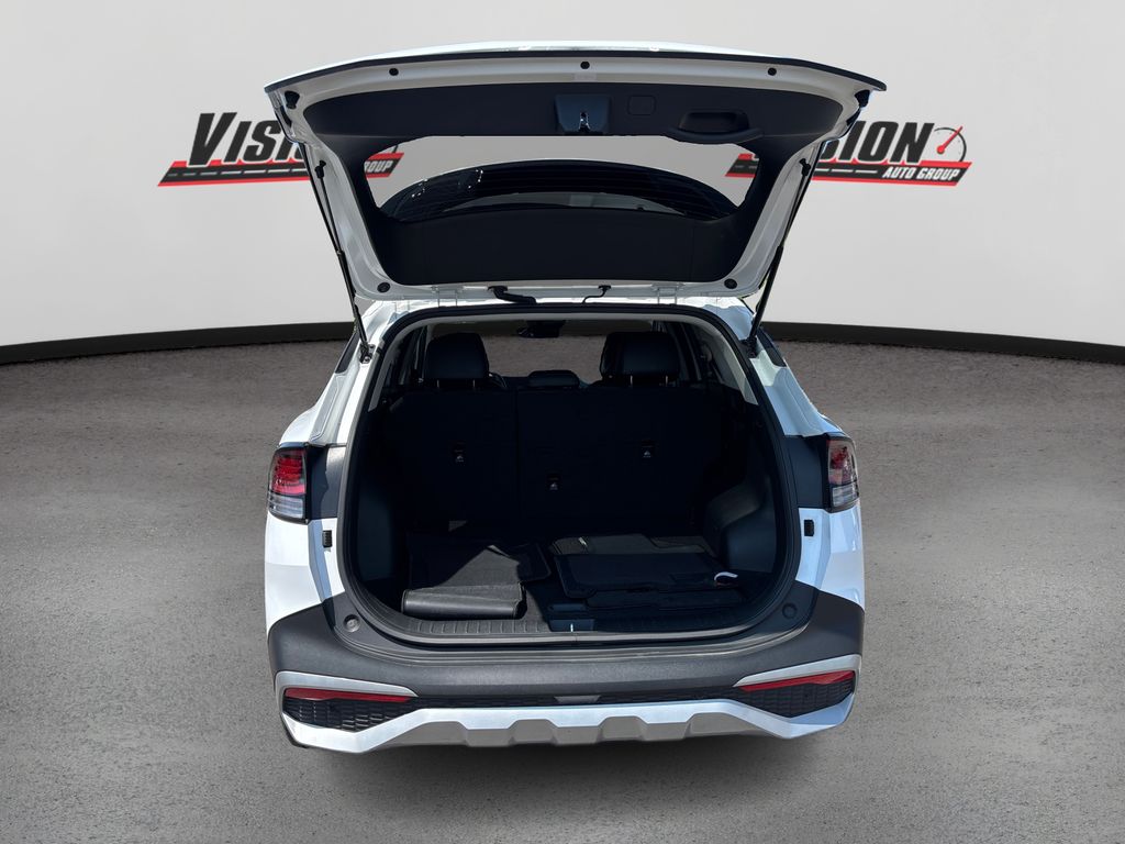 Vehicle image 11 of 49