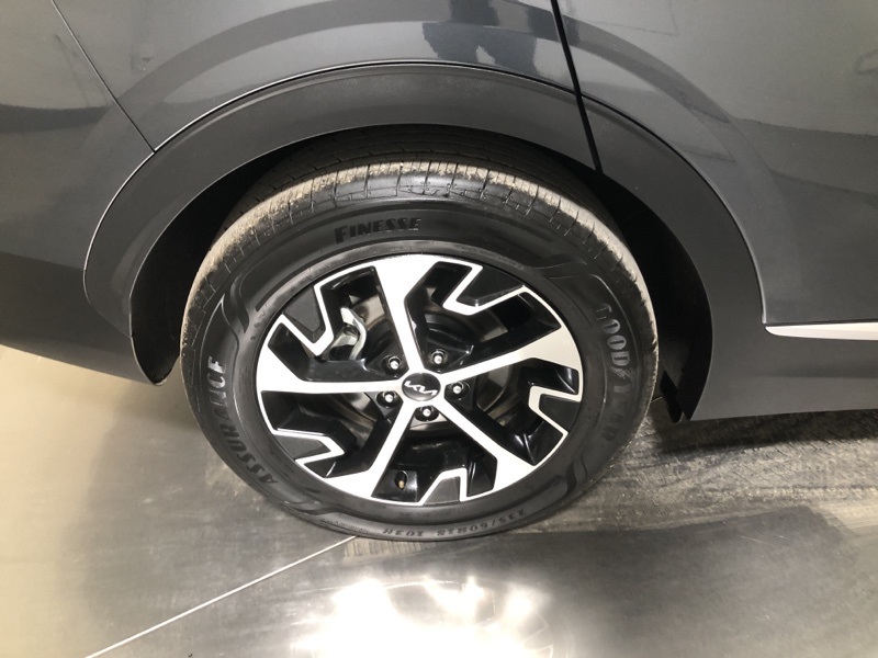 Vehicle image 9 of 35