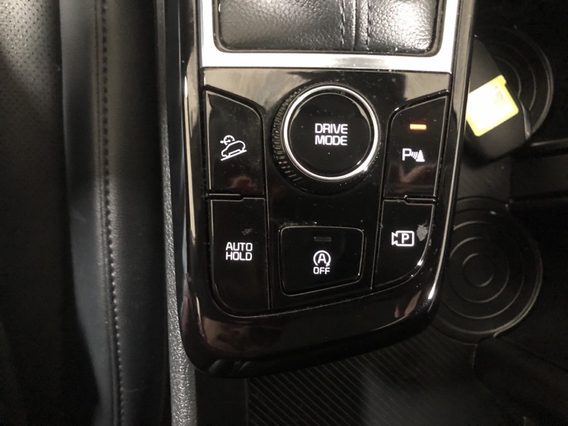 Vehicle image 31 of 35