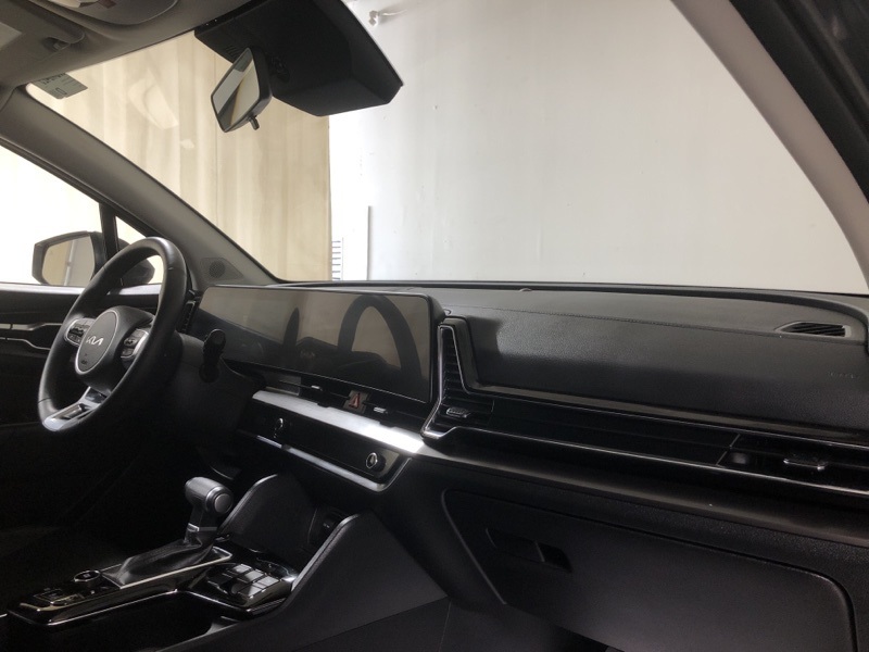 Vehicle image 13 of 35