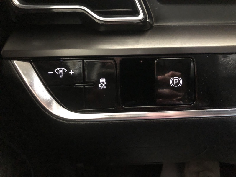 Vehicle image 20 of 35