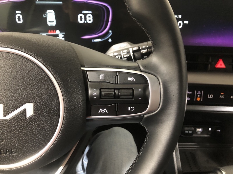 Vehicle image 23 of 35