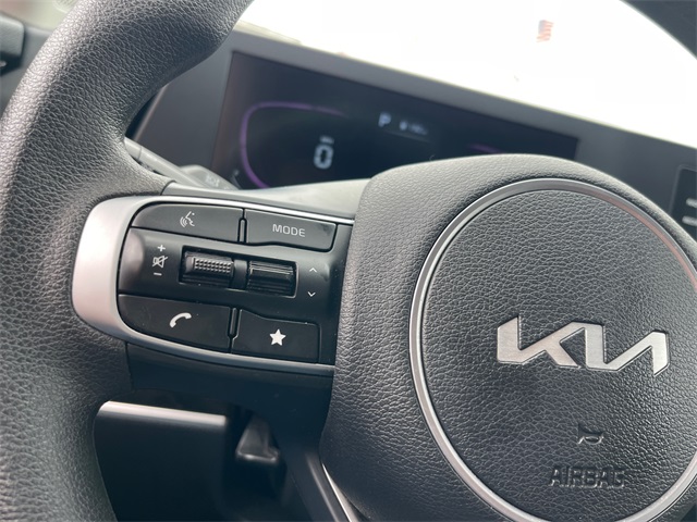 Vehicle image 16 of 24