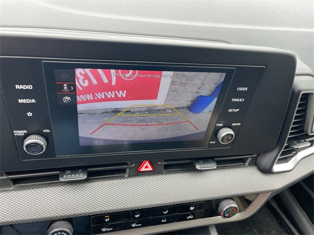 Vehicle image 19 of 24