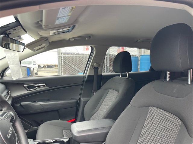 Vehicle image 14 of 24