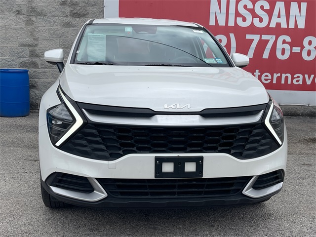 Vehicle image 4 of 24