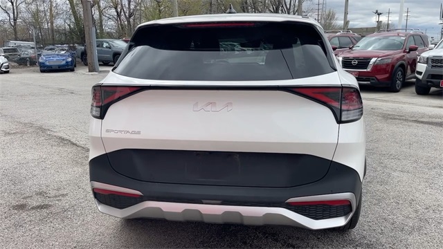 Vehicle image 9 of 24