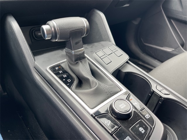 Vehicle image 20 of 24