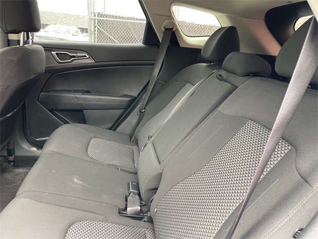 Vehicle image 23 of 24