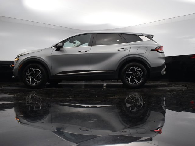 Vehicle image 29 of 41
