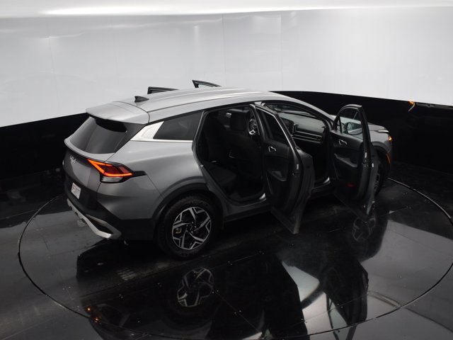 Vehicle image 20 of 41