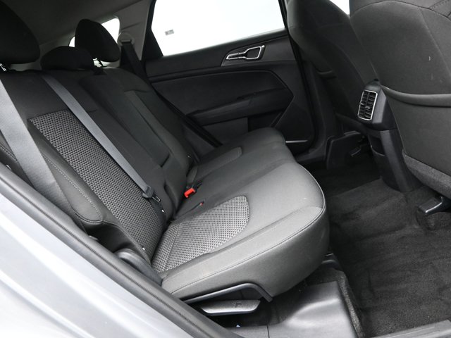Vehicle image 37 of 41