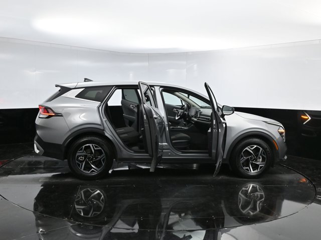 Vehicle image 15 of 41