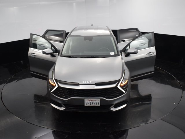 Vehicle image 6 of 41