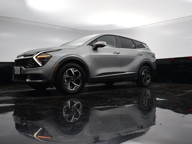 Vehicle image 4 of 41