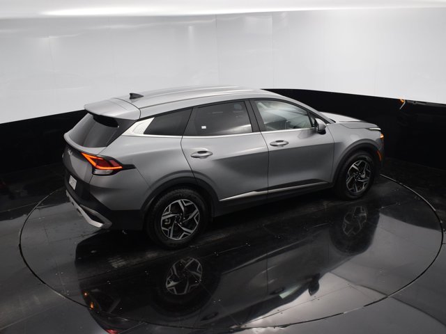 Vehicle image 19 of 41