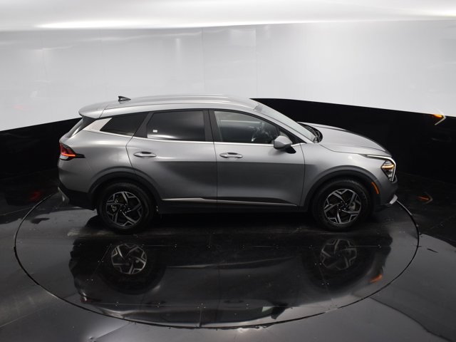 Vehicle image 13 of 41