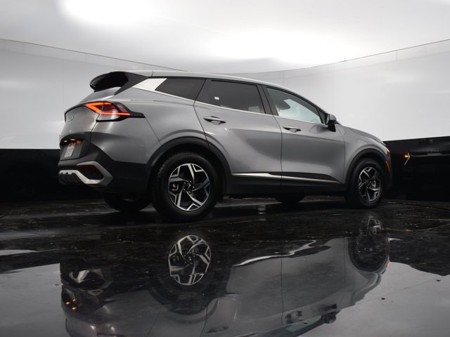 Vehicle image 18 of 41