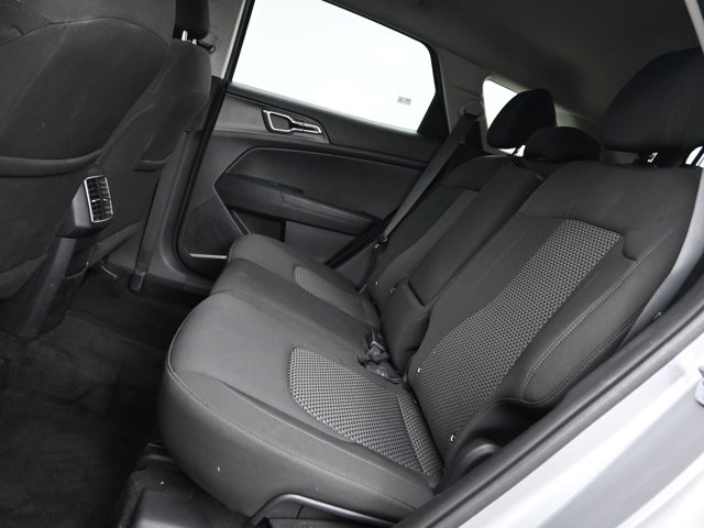 Vehicle image 34 of 41