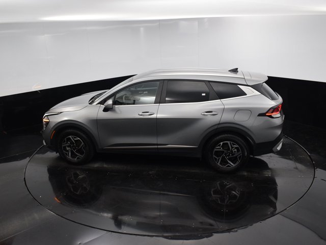 Vehicle image 31 of 41