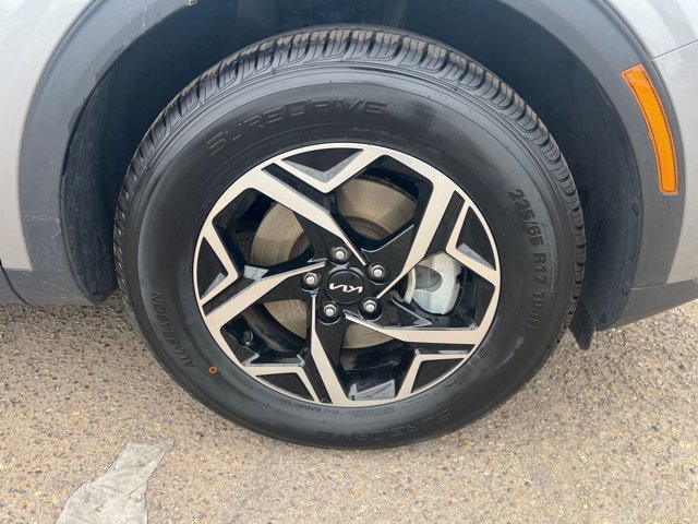 Vehicle image 29 of 45