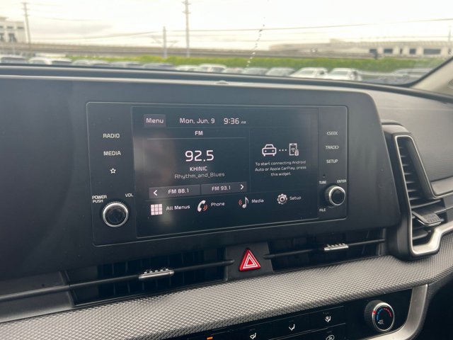 Vehicle image 21 of 45