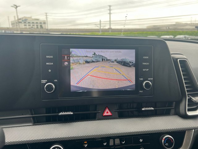 Vehicle image 17 of 45