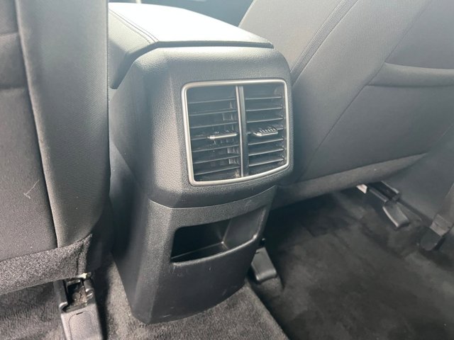 Vehicle image 23 of 45