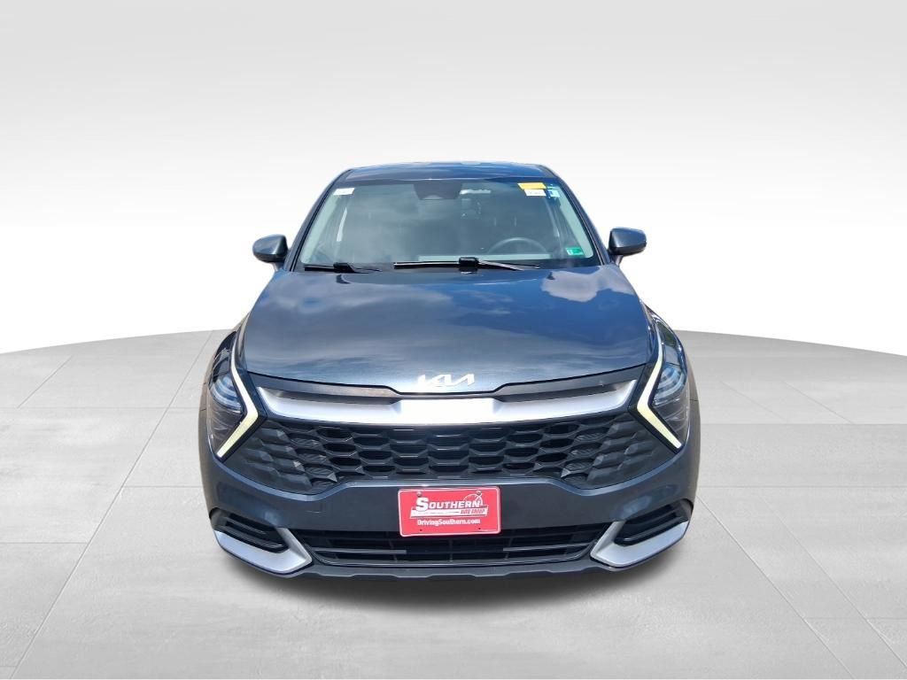 2024 Kia Sportage LX Image 2 of 18