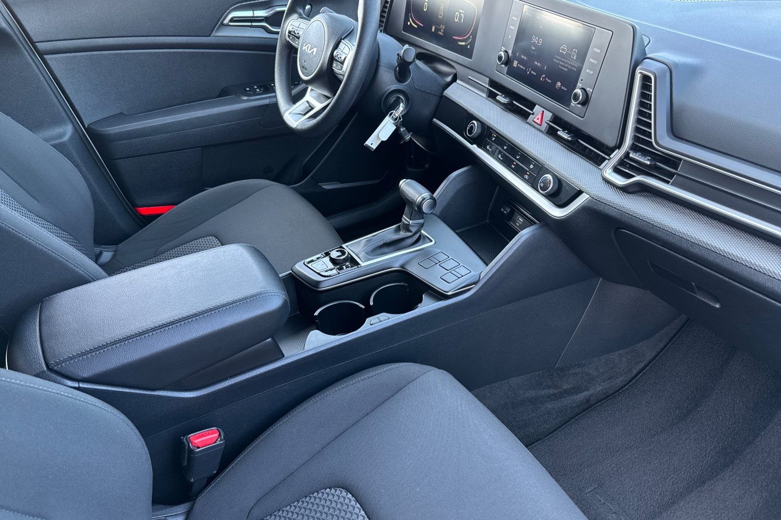 Vehicle image 19 of 53