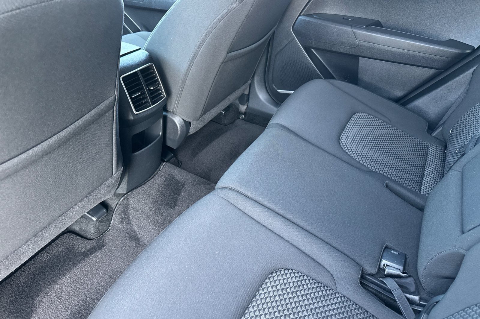 Vehicle image 14 of 53