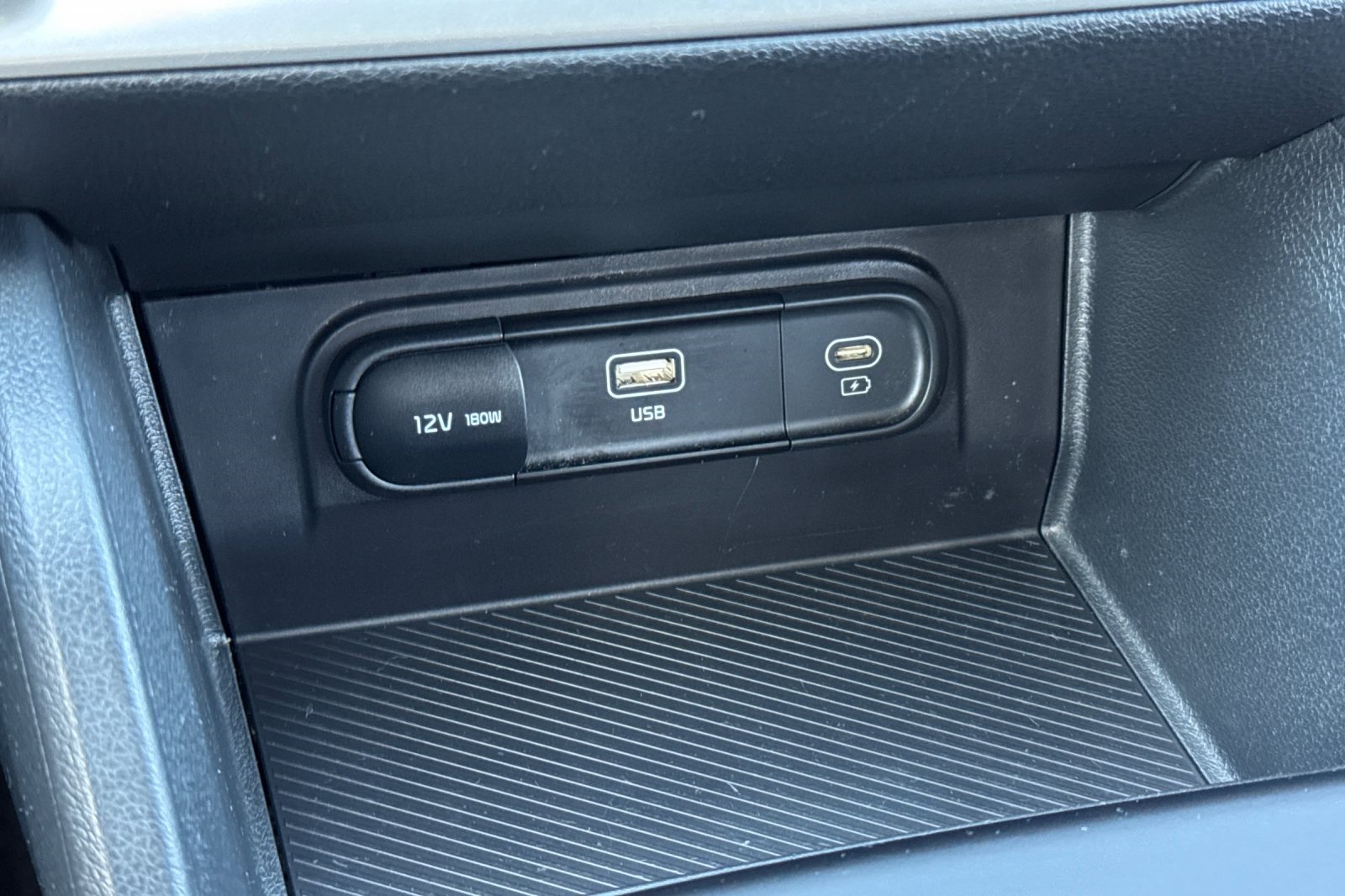 Vehicle image 31 of 53