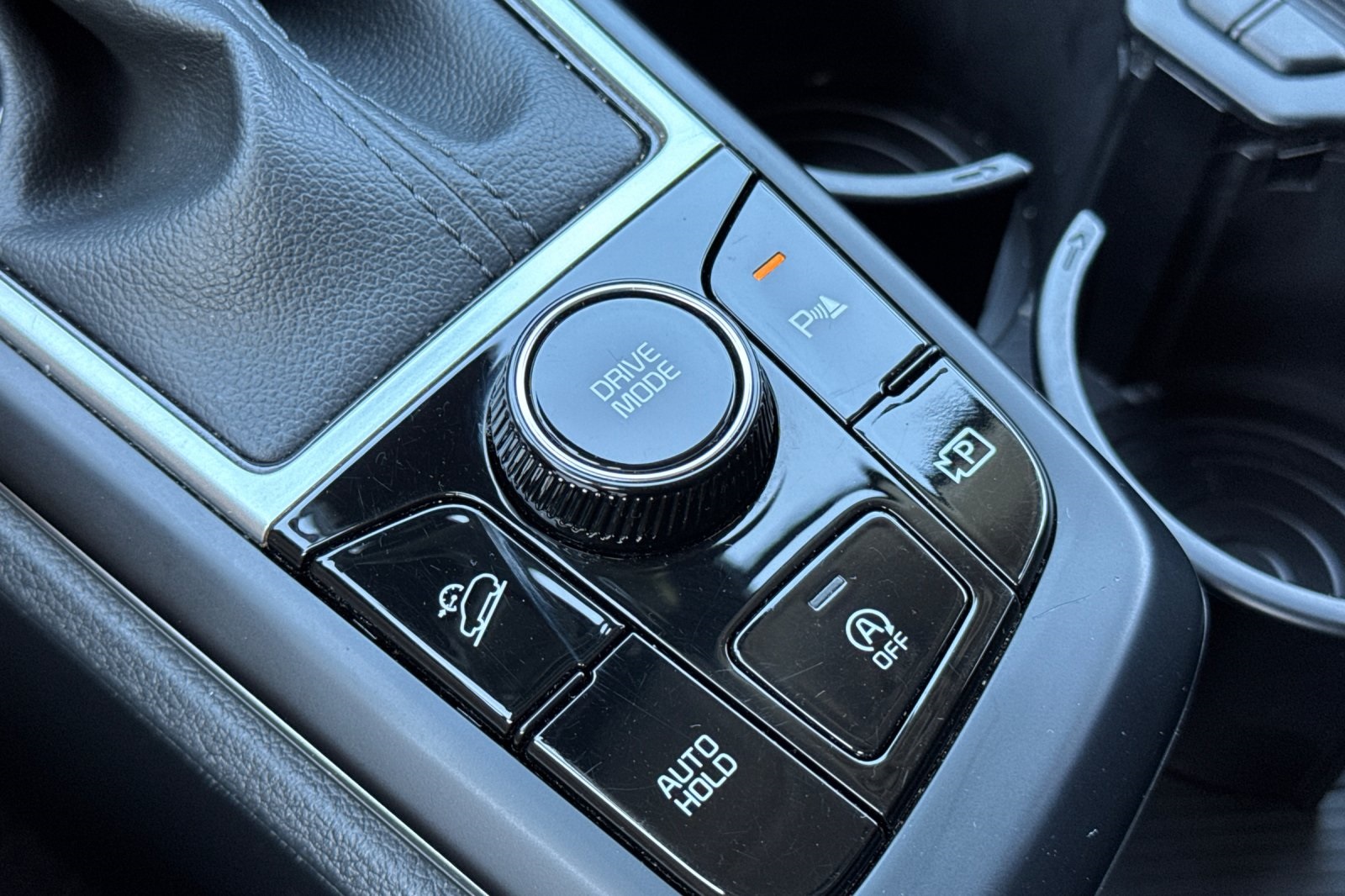Vehicle image 32 of 53