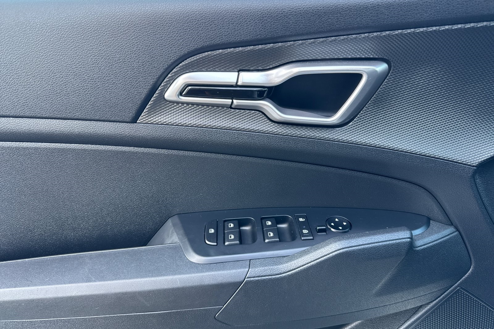 Vehicle image 11 of 53